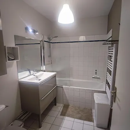 Large Studio In City Center شقة *